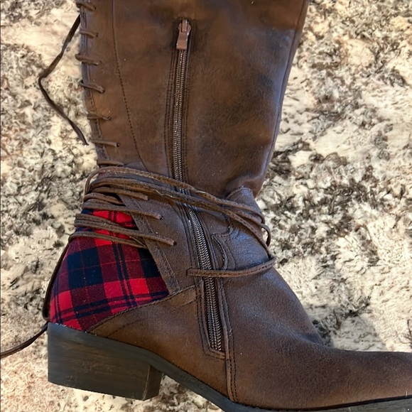 Very Volatile Plaid Lace-Up Women's Boots 8.5 - Picture 3 of 8